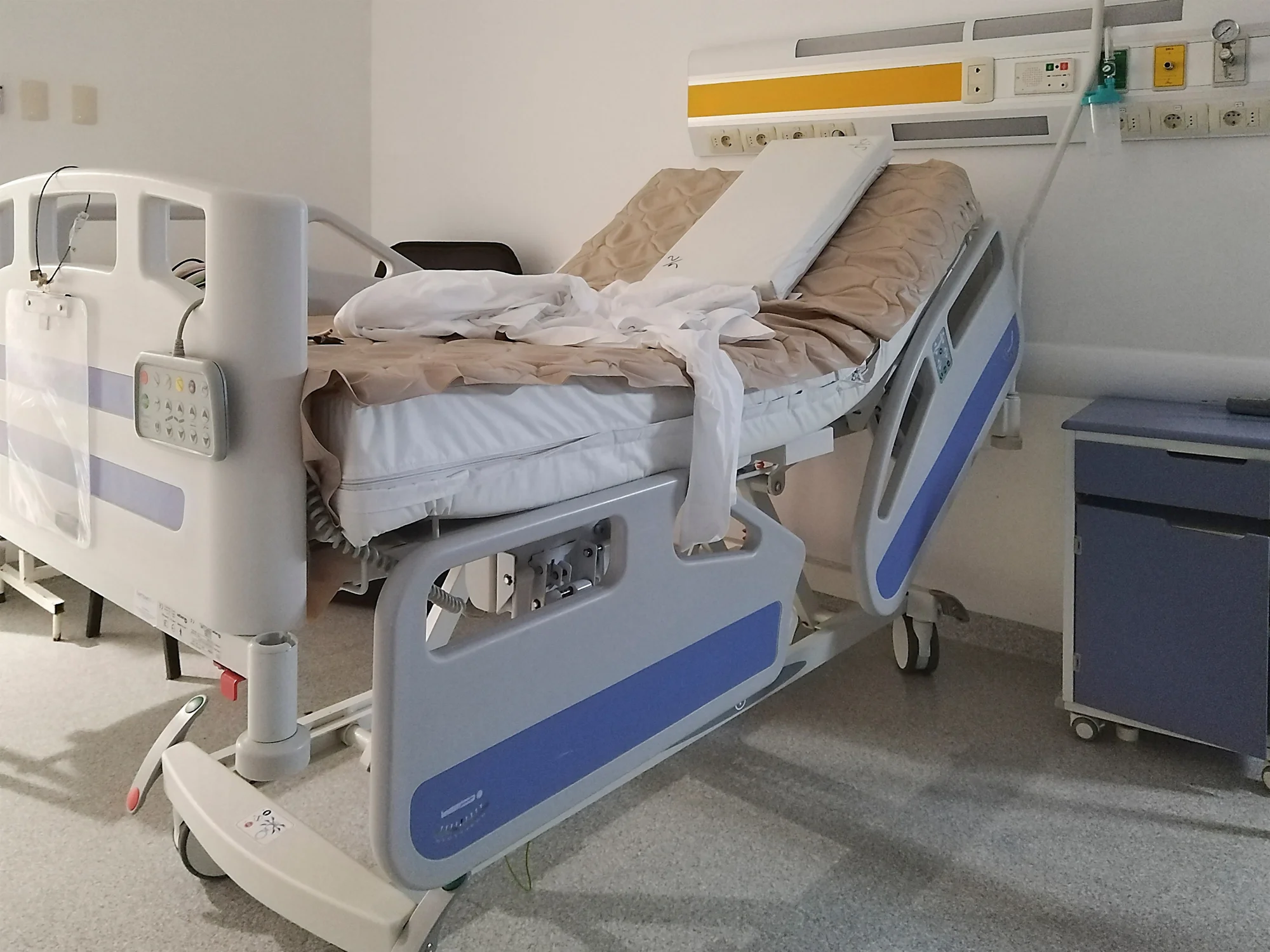 Hospital Beds Manufacturers in Kolkata, West Bengal - Balram Engineering Co.